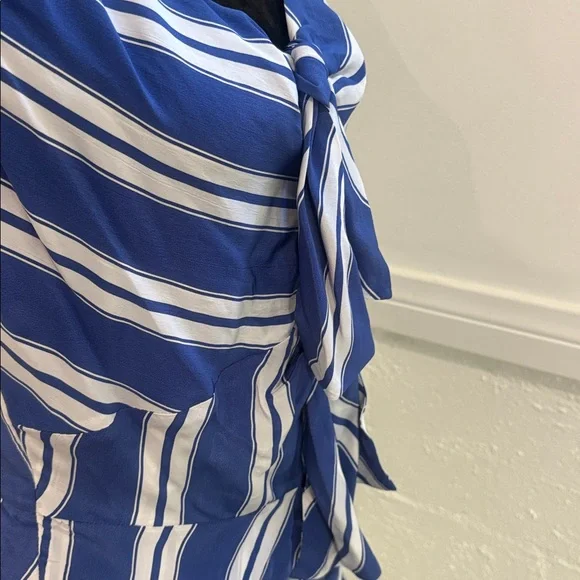 J. Crew Blue White Striped Tie Front Top Size 6 - Picture 6 of 8